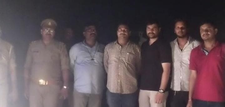 Lucknow News: पुलिस और बंग्लादेशी डकैत के बीच लखनऊ में देर रात मुठभेड़, सिपाही को लगी गोली