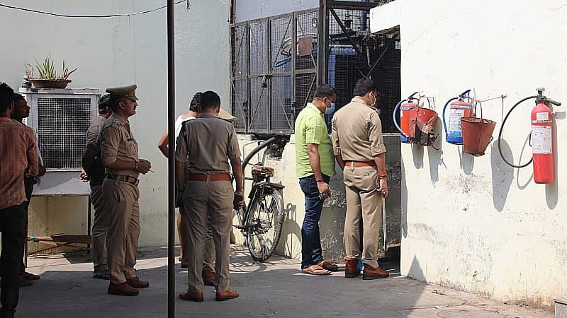 लखनऊ के अवध जिमखाना क्लब में युवती ने किया आत्मदाह, कॉल डिटेल्स खंगालने में जुटी पुलिस