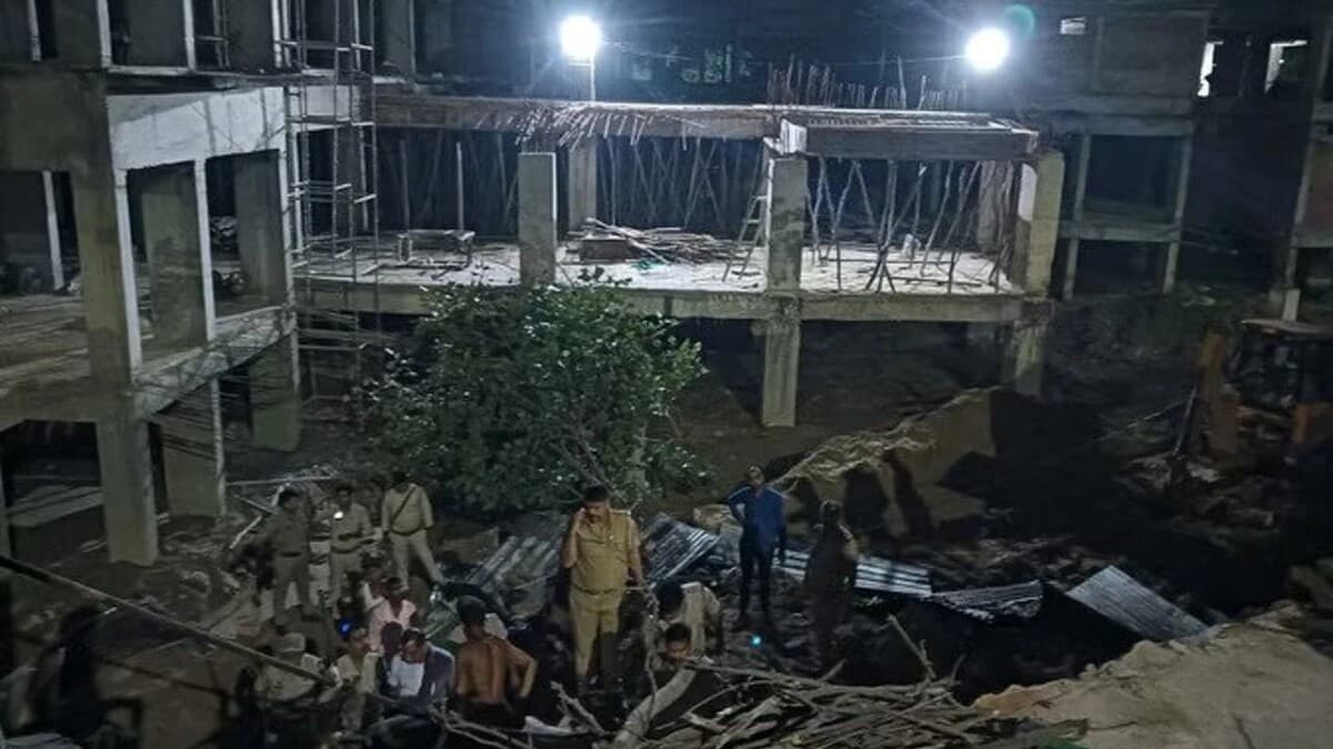 लखनऊ में बड़ा हादसा: जोरदार धमाके के साथ मल्टी लेवल पार्किंग की जमीन धंसी, पिता-पुत्री की मौत, 12 घायल