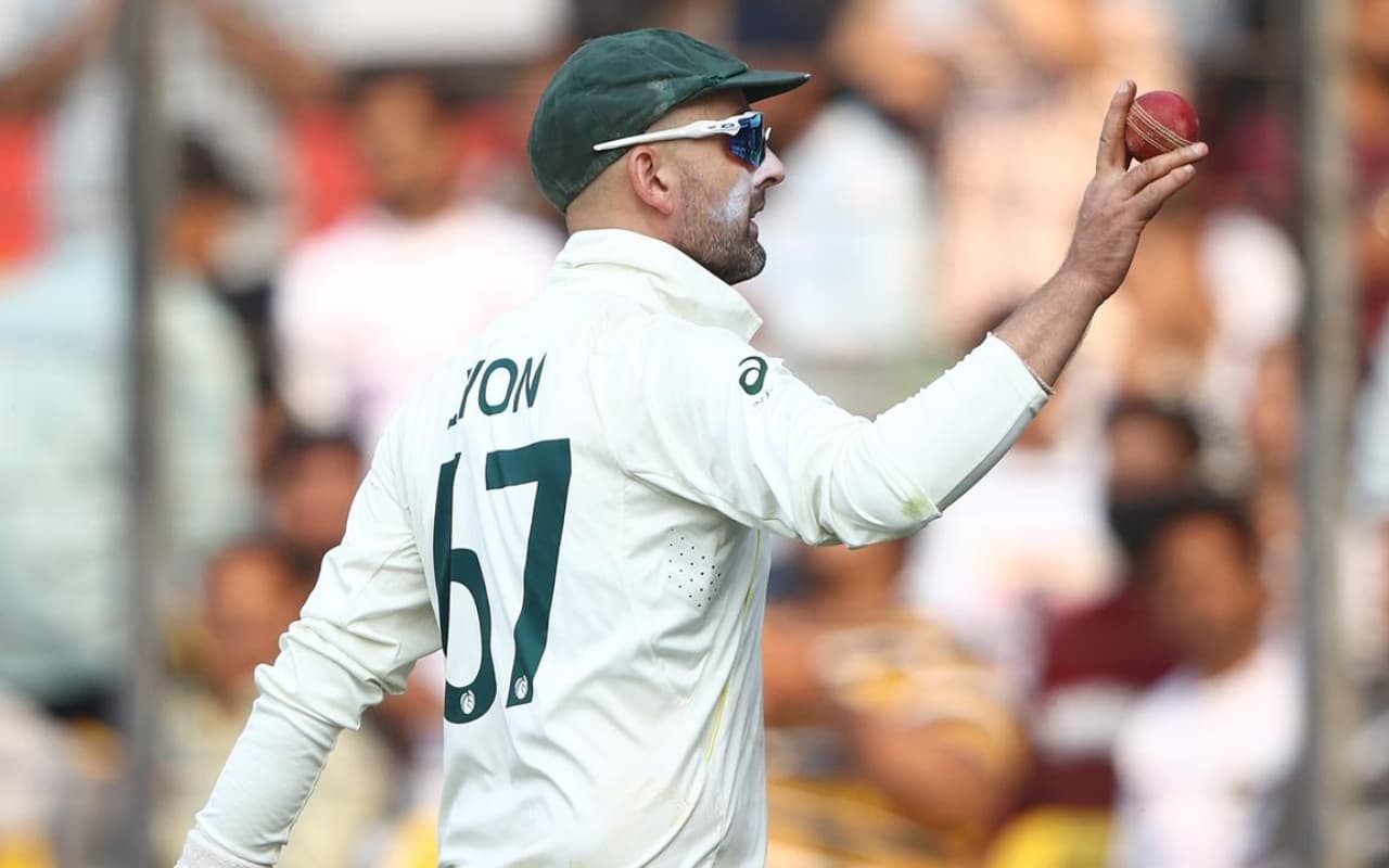 IND vs AUS: मुरलीधरन को पछाड़ नाथन लियोन ने रचा इतिहास, भारत के खिलाफ सबसे ज्यादा विकेट लेने वाले बने स्पिनर