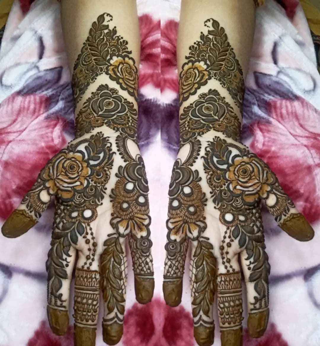 Mehndi Design PHOTOS 2023 : करवा चौथ पर लगाइए ईजी और ट्रेंडी मेंहदी डिजाइन, क्या खूब लगेंगी आप