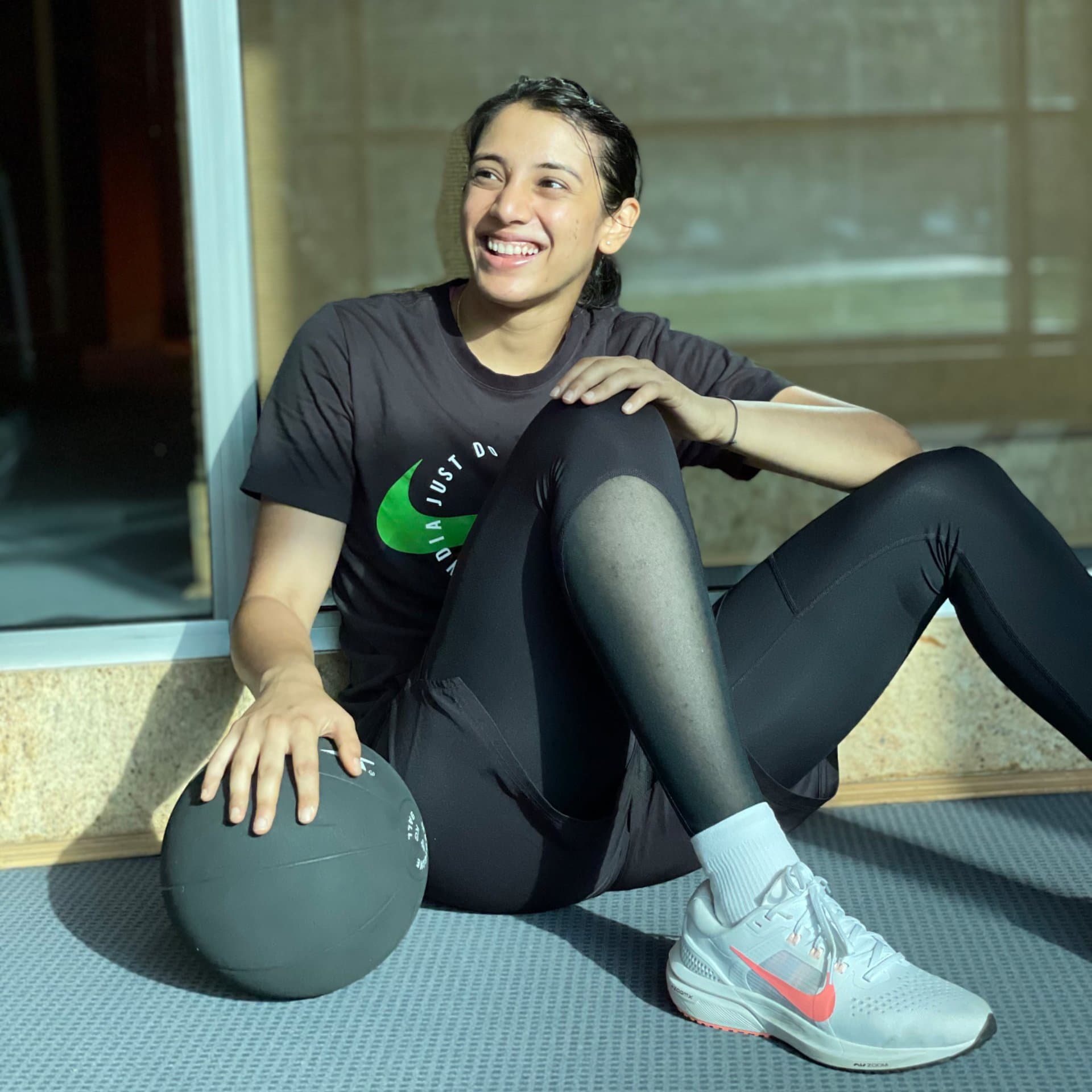 HBD Smriti Mandhana: 'क्‍यूट स्‍माइल' वाली स्मृति से जब विराट ने पूछा- लव मैरिज या अरेंज? मिला शानदार जवाब