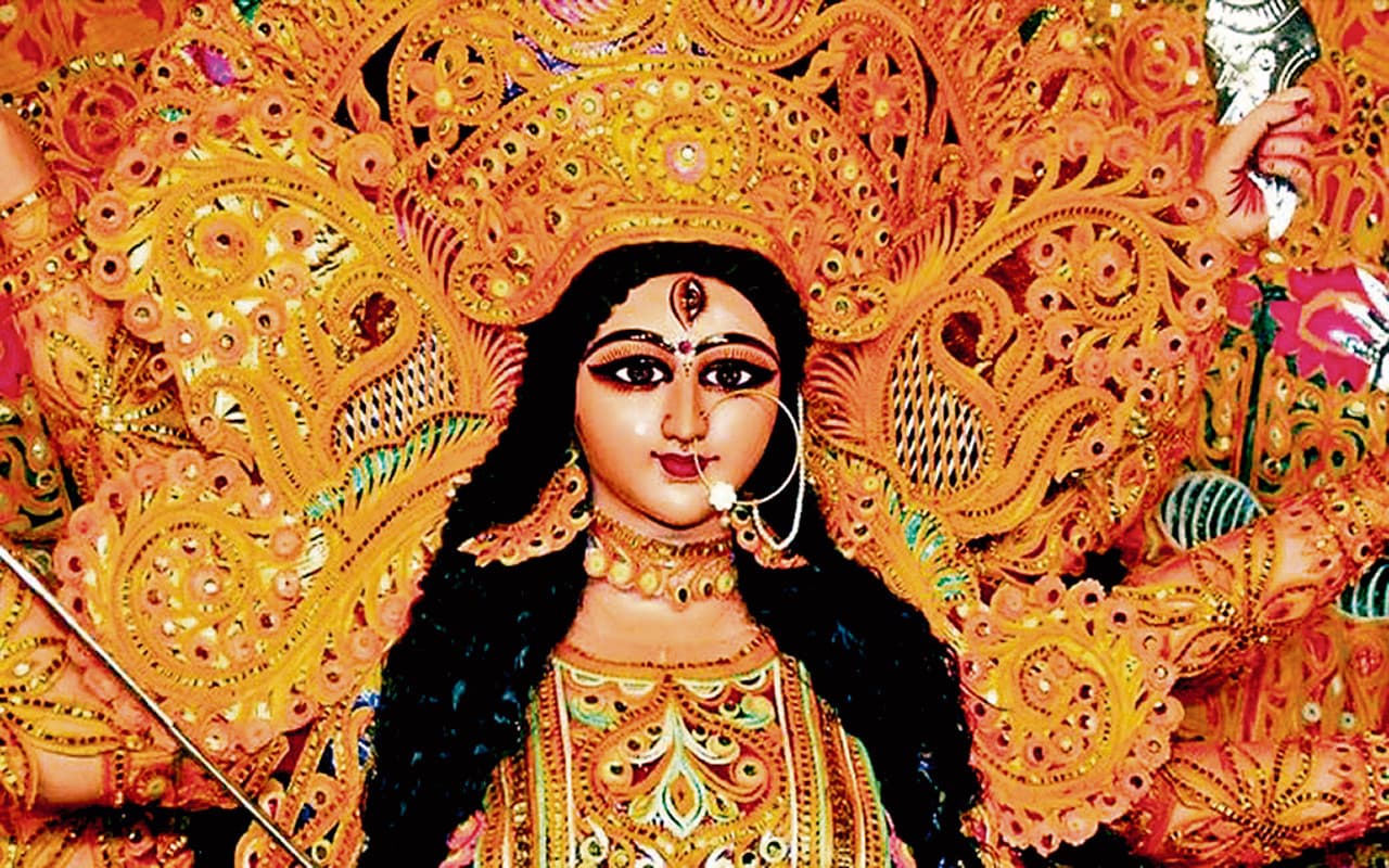 Durga Puja 2022: झारखंड में दुर्गापूजा की धूम, पूजा पंडाल में अब श्रद्धालुओं की उमड़ेगी भीड़, देखें Pics