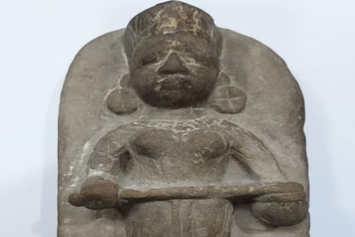 Aligarh News: आज अलीगढ़ आएगी अन्नपूर्णा यात्रा, कनाडा से 100 साल बाद लौटी है दुर्लभ तस्वीर, यहां होंगे दर्शन Aligarh News: आज अलीगढ़ आएगी अन्नपूर्णा यात्रा, कनाडा से 100 साल बाद लौटी है दुर्लभ तस्वीर, यहां होंगे दर्शन