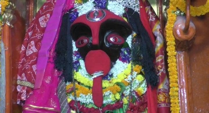 मां कालरात्रि की पूजा से अकाल मृत्यु का भय होता है खत्म, नवरात्रि के 7वें दिन वाराणसी में लगा भक्तों का तांता मां कालरात्रि की पूजा से अकाल मृत्यु का भय होता है खत्म, नवरात्रि के 7वें दिन वाराणसी में लगा भक्तों का तांता