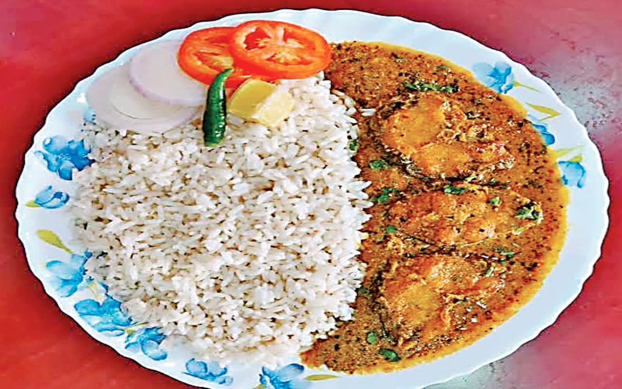 जंगलों के बीच मछली-भात का लेना चाहते हैं आनंद, तो रांची के इस जगह पर आएं