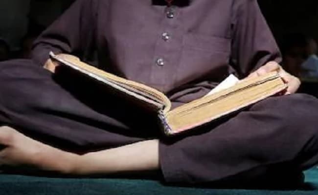 UP News: मदरसों में अब रविवार को होगा साप्ताहिक अवकाश, बोर्ड ने शुक्रवार की छुट्टी पर लगाई रोक