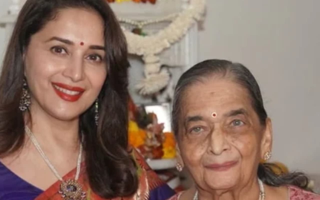 Madhuri Dixit Mother Death: माधुरी दीक्षित पर टूटा दुखों का पहाड़, एक्ट्रेस की मां का 90 साल की उम्र में निधन