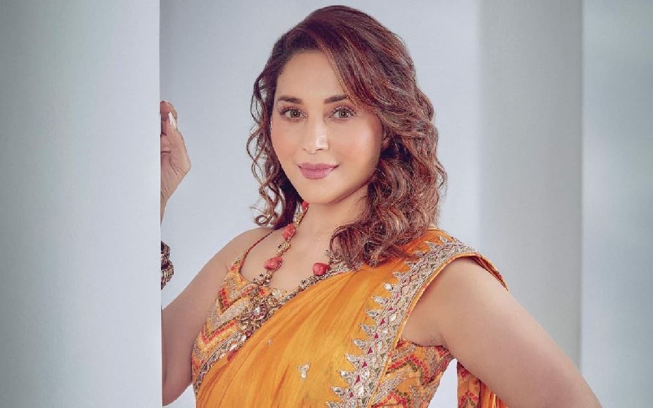 OTT को लेकर बोलीं माधुरी दीक्षित- आप कहानियां मन मुताबिक बता सकते हैं और पसंदीदा विषय पर…