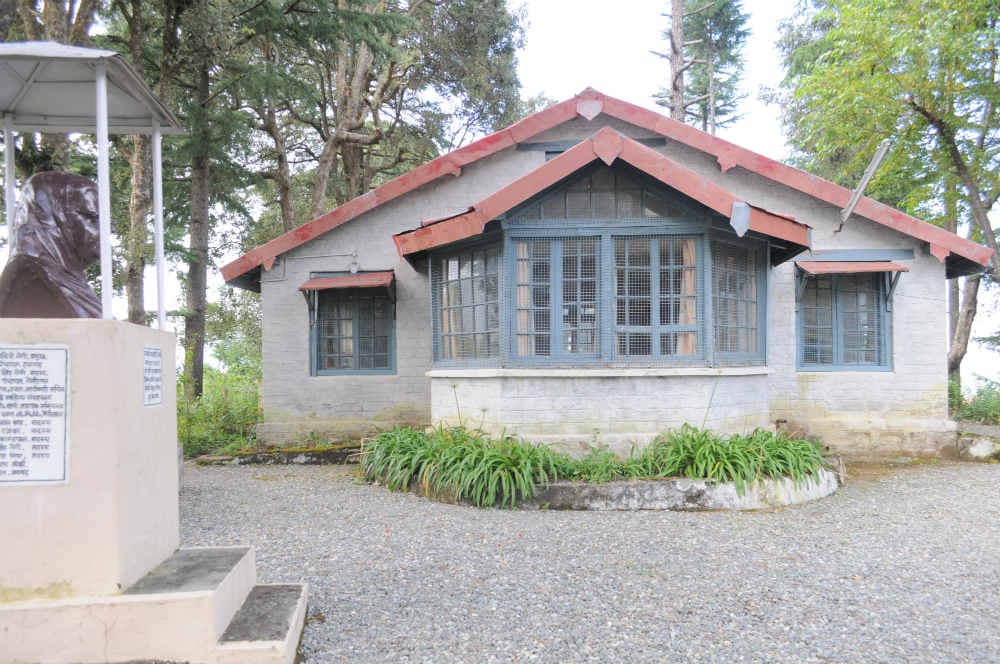 पुण्यतिथि स्मरण : पहाड़ पर महादेवी वर्मा का घर, यहां देखें अनदेखी तसवीरें