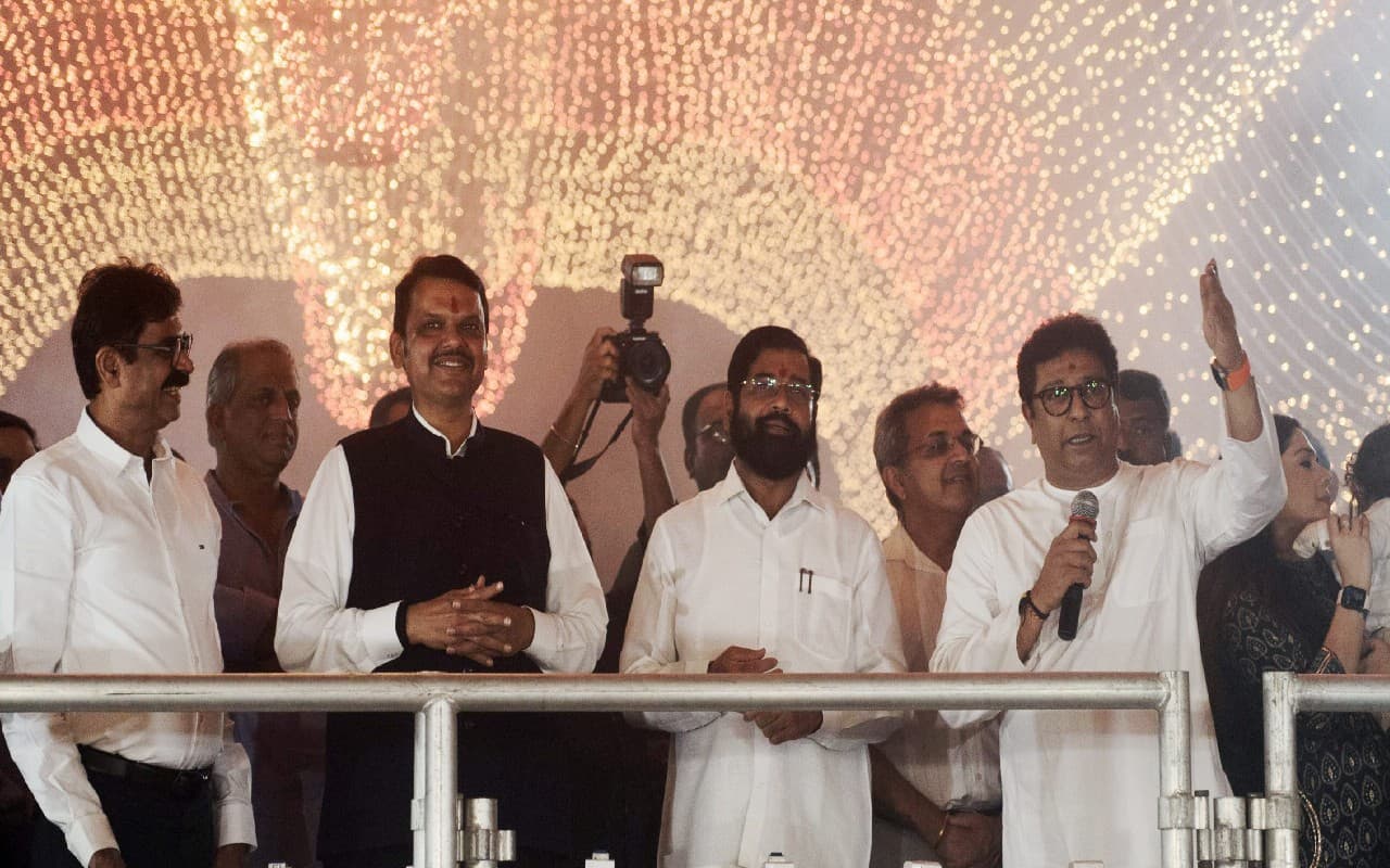 Maharashtra Politics: CM शिंदे और फडणवीस के साथ दिखे राज ठाकरे, BMC चुनाव में उद्धव को देंगे बड़ा झटका!