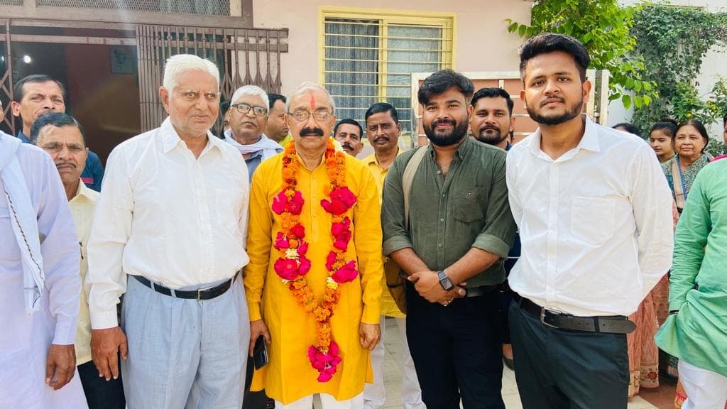 UP MLC Election 2022: बरेली-रामपुर एमएलसी सीट पर खत्म हुआ BJP का वनवास, कुंवर महाराज सिंह ने रचा इतिहास