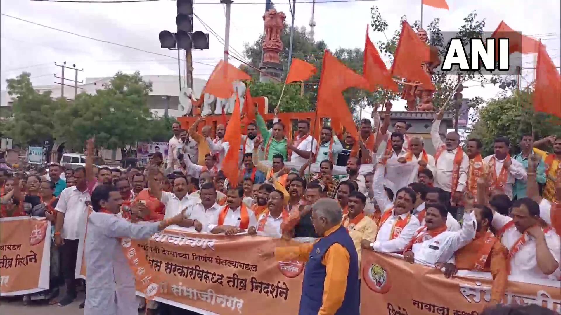 Maharashtra: औरंगाबाद और उस्मानाबाद को मिला नया नाम, शिंदे सरकार ने लगाई मुहर, उद्धव गुट ने जताया विरोध