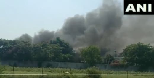 महाराष्ट्र में मराठा आरक्षण हुआ हिंसक, एनसीपी विधायक के घर में लगाई गई आग, बाल-बाल बचे प्रकाश सोलंके