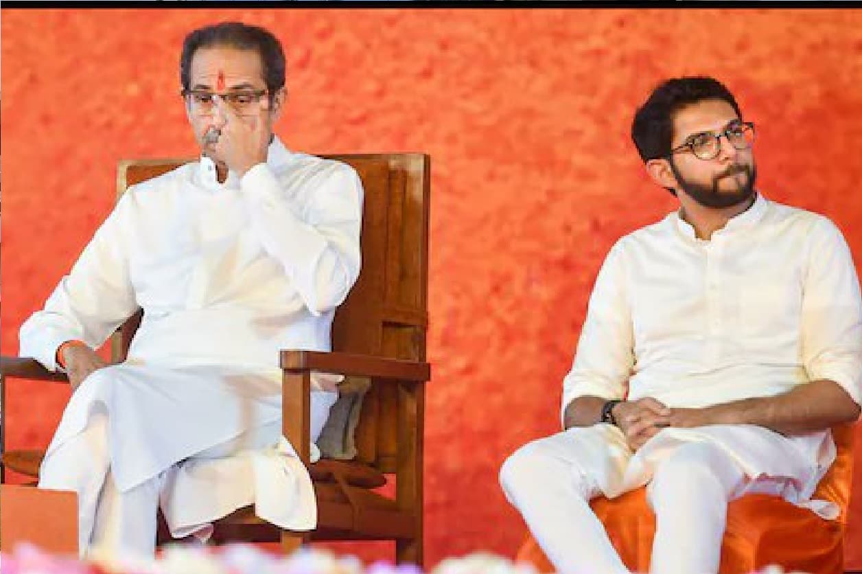 Maharashtra Political Crisis: उद्धव के दूत नार्वेकर ने सूरत में शिवसेना विधायकों से की मुलाकात