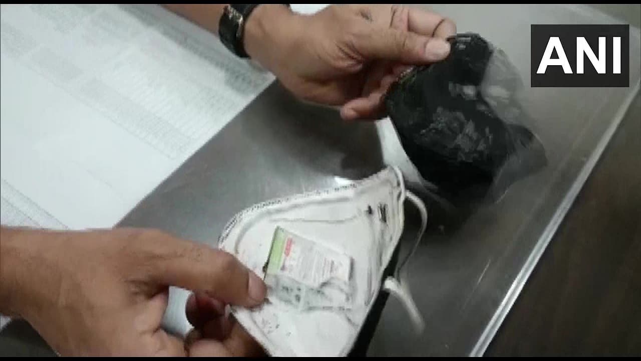 पुलिस कांस्टेबल के लिए भर्ती परीक्षा में हाईटेक मास्क पहन पहुंचा छात्र, सिमकार्ड बैट्री कैमरा तक उसमें लगा था