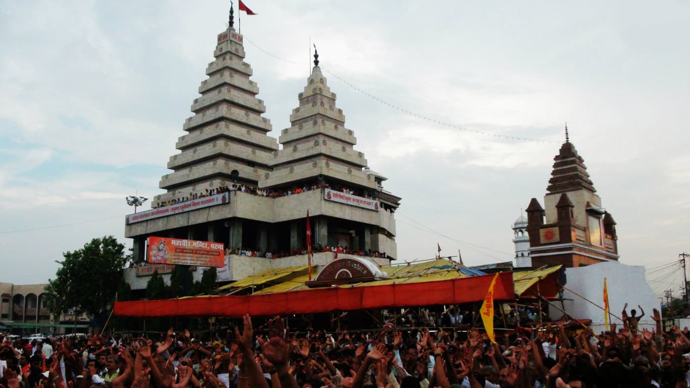 Lockdown In Patna : पटना महावीर मंदिर में आज से खुलेगा नैवेद्यम का काउंटर, जानें ऑनलाइन बुकिंग करने की प्रक्रिया…