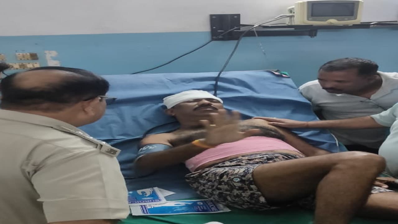 Jharkhand Crime News : झारखंड में अपराधियों ने पत्थर व्यवसायी महावीर यादव को मारी गोली, रांची रेफर