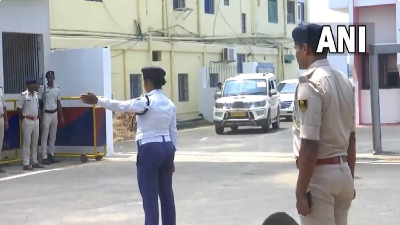 विपक्षी दलों की बैठक में हिस्सा लेने पटना पहुंचीं महबूबा मुफ्ती, आज आएंगे केजरीवाल व ममता समेत ये दिग्गज..