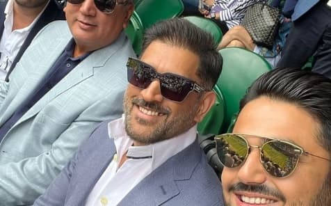 MS Dhoni Birthday: अपने बर्थडे पर Wimbledon देखने पहुंच गये महेंद्र सिंह धोनी, यह तस्‍वीर आयी सामने