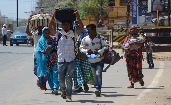 कोरोना का खौफ : बिहार के गांवों में लौट रहे प्रवासी मजदूरों के प्रवेश पर रोक, एक्शन में पुलिस