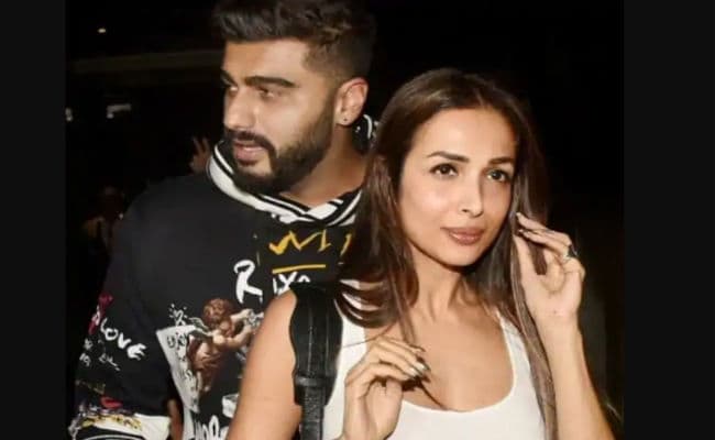 मलाइका अरोड़ा ने शेयर की गर्ल गैंग संग शेयर की अपनी पुरानी तस्वीर, ग्लैमरस दिखीं हसीना