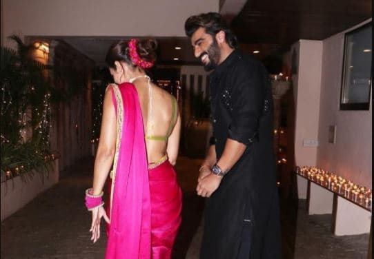 अर्जुन कपूर ने लेडी लव मलाइका अरोड़ा संग शेयर की ये तसवीर, लिखा- 'वो मुझे खुश करती है...'