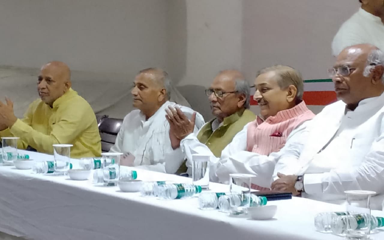 कांग्रेस अध्यक्ष पद चुनाव: मल्लिकार्जुन खड़गे ने नीतीश कुमार के साथ तालमेल पर बता दिया कांग्रेस का प्लान