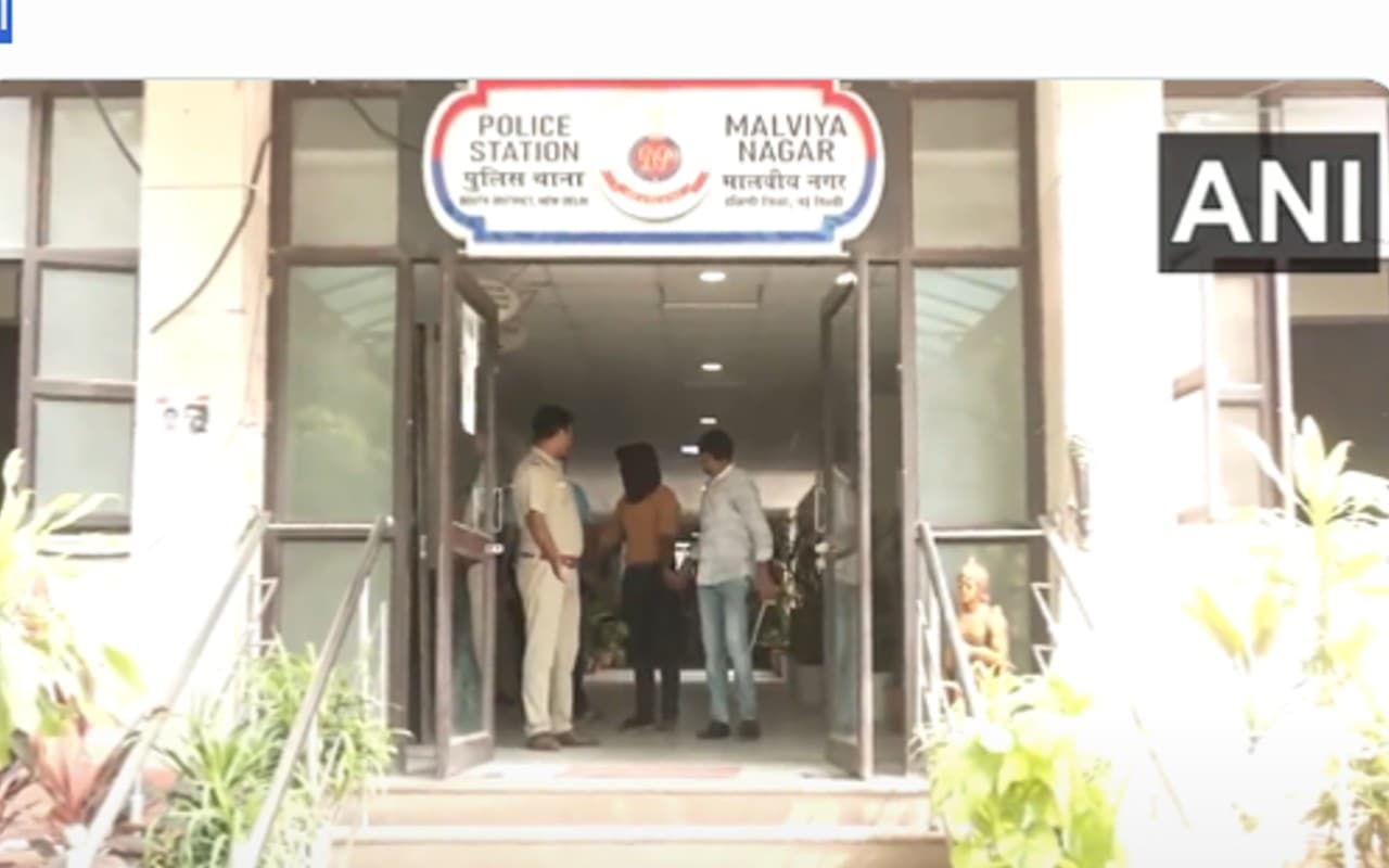 Malviya Nagar Murder: एकतरफा प्यार में  शादी से इनकार करने पर युवती को उतार दिया मौत के घाट