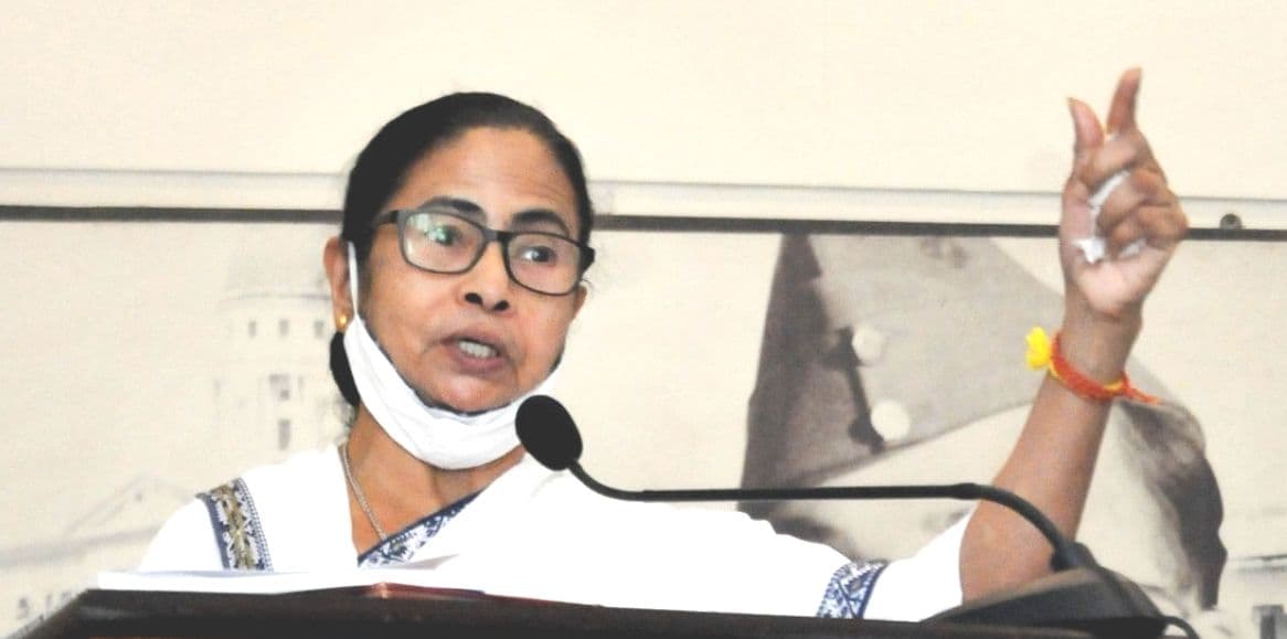 पैसे के दम पर सत्ता में लौटीं ममता बनर्जी! पढ़ें, चुनाव में पैसों की भूमिका पर एसबीआइ के अर्थशास्त्रियों की रिपोर्ट