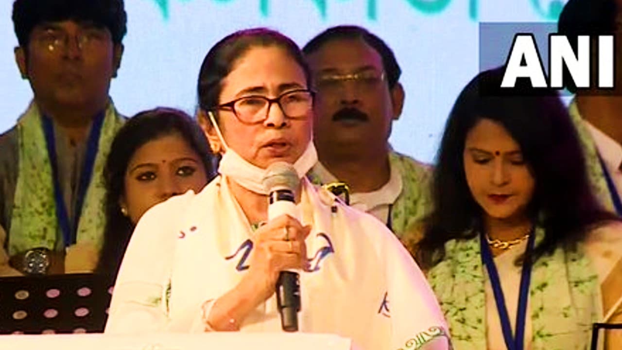 अनीस खान की मौत की सीबीआई जांच की मांग पर भड़कीं ममता बनर्जी, कहा- बंगाल पुलिस का अपमान न करें