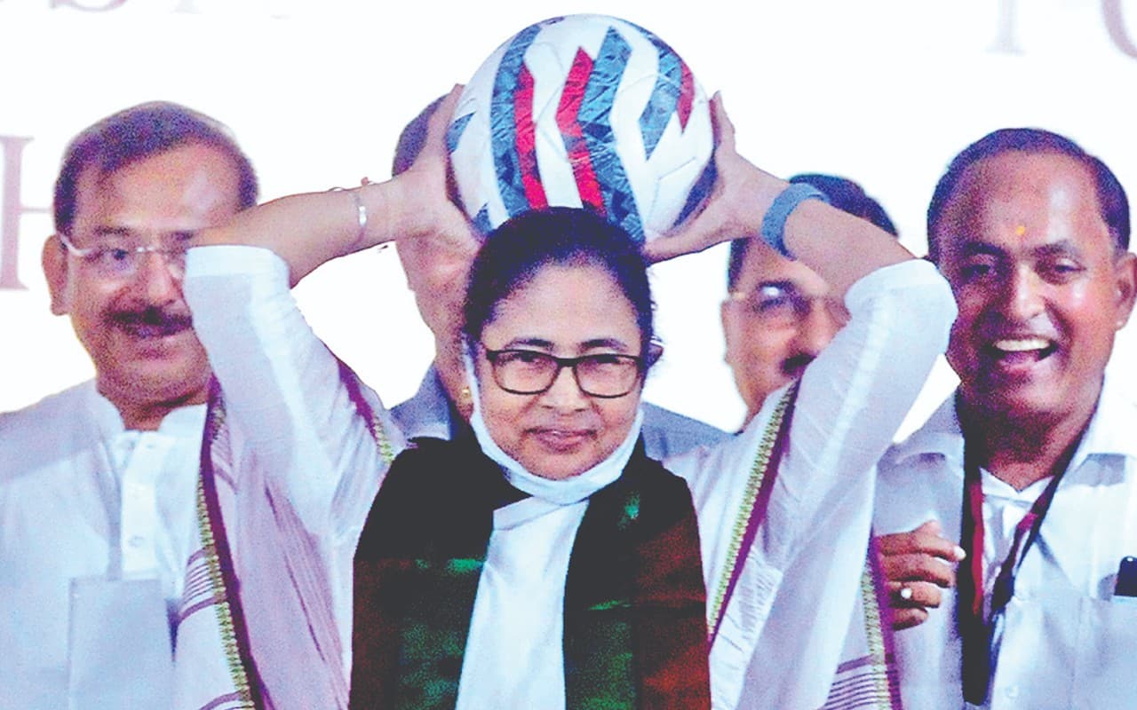ममता बनर्जी ने फिर कहा- खेला होबे, CWG में पदक जीतने वालों को सरकारी नौकरी का किया ऐलान
