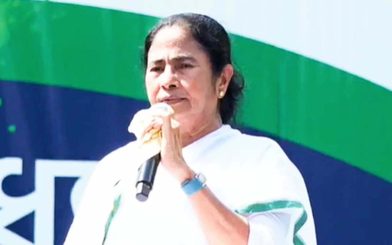 ED, CBI के जरिये लोगों के घरों के पैसे लूट रही है भाजपा, TMC छात्र परिषद की सभा में ममता बनर्जी