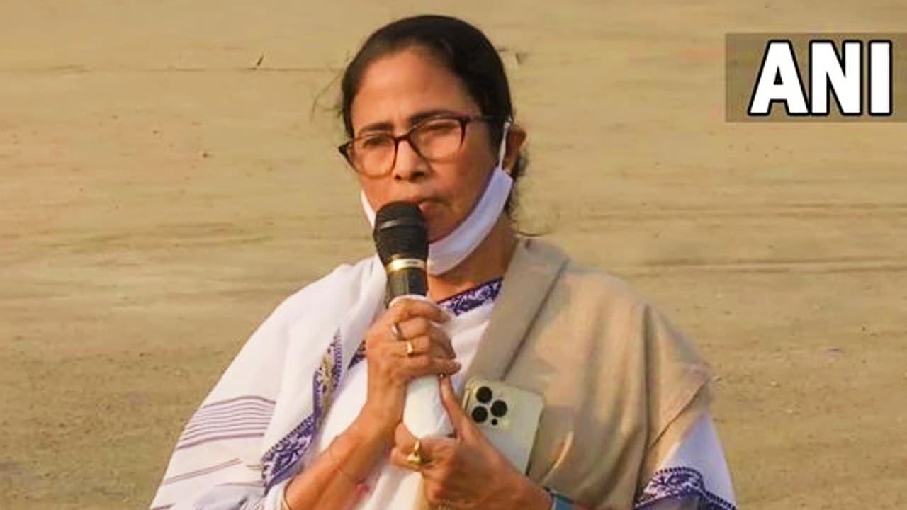 भोजन की तलाश में निकलते हैं लोग और मार दिये जाते हैं, ममता बनर्जी का नरेंद्र मोदी सरकार पर बड़ा हमला