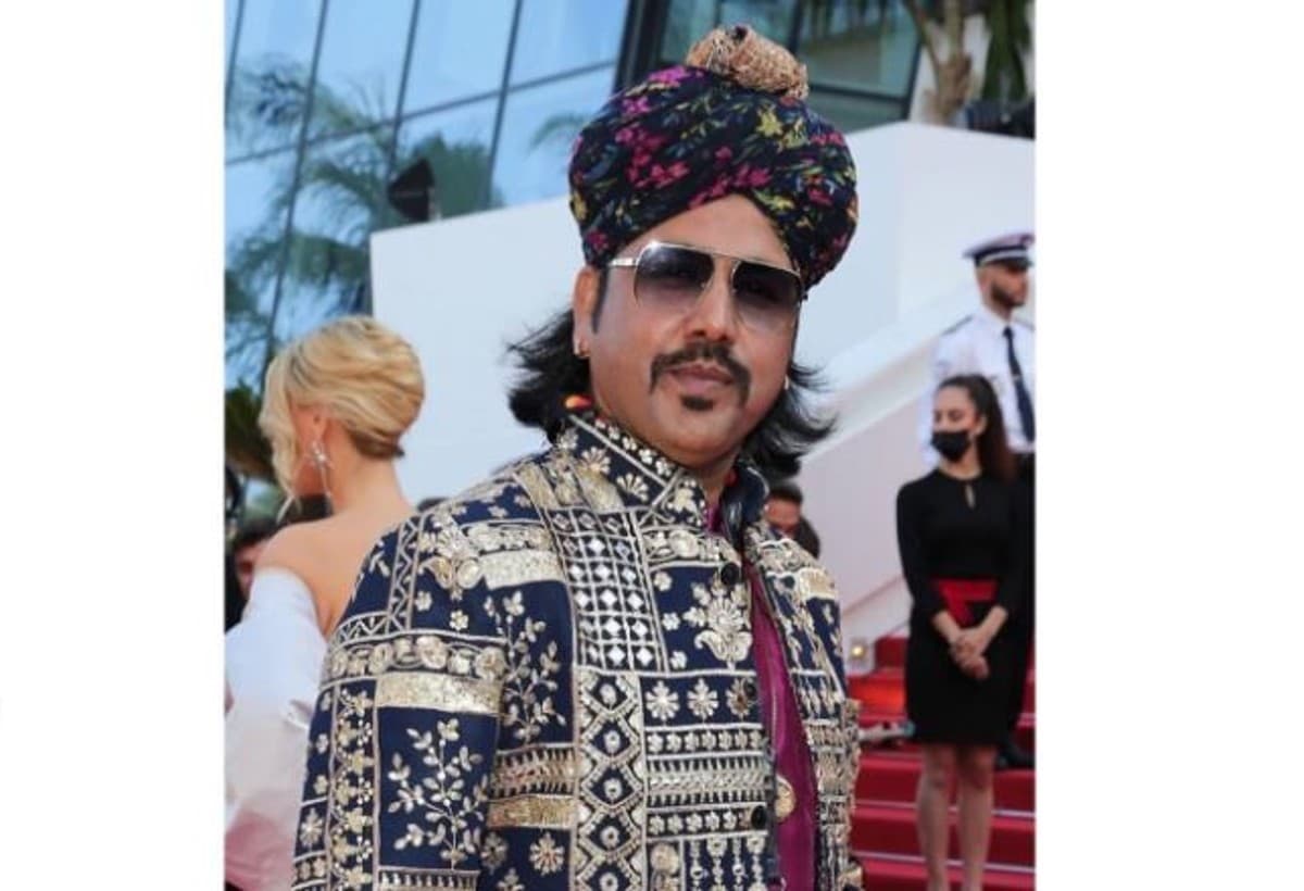 Cannes 2022: राजस्थानी सिंगर मामे खान ने रचा इतिहास, रेड कार्पेट पर परफॉर्म करने वाले पहले लोक कलाकार Cannes 2022: राजस्थानी सिंगर मामे खान ने रचा इतिहास, रेड कार्पेट पर परफॉर्म करने वाले पहले लोक कलाकार