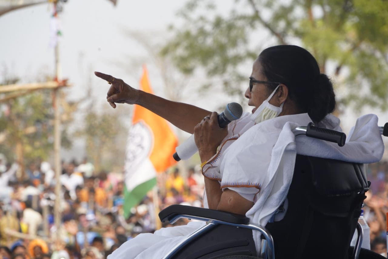 Bengal Election 2021 : ... और जनता का दिल जीतने के लिए अब ममता बनर्जी बनी 'सुपर मारियो'
