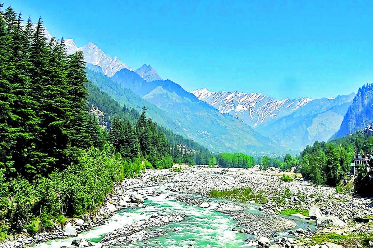 Manali Tour: कुदरत की खूबसूरत बेटी मनाली घूमने का है प्लान तो जानें कब जाना होगा खास