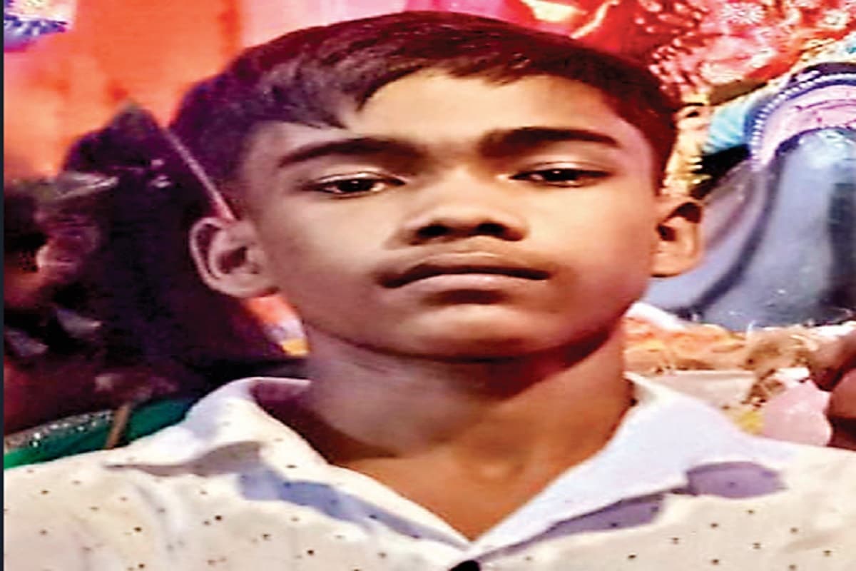 रांची : मांडर के संत जोंस स्कूल हॉस्टल में छात्र की संदिग्ध परिस्थिति में मौत