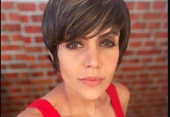 मंदिरा बेदी पर्सनल लाईफ में भी हैं बेहद लकी, वो रेड टीशर्ट का किस्‍सा... यहां पढ़ें