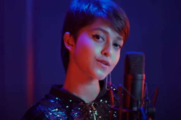 Manike Mage Hithe फेम योहानी का बॉलीवुड डेब्यू, इस फिल्म में 'मनिके मगे हिते' का गाएंगी हिन्दी वर्जन