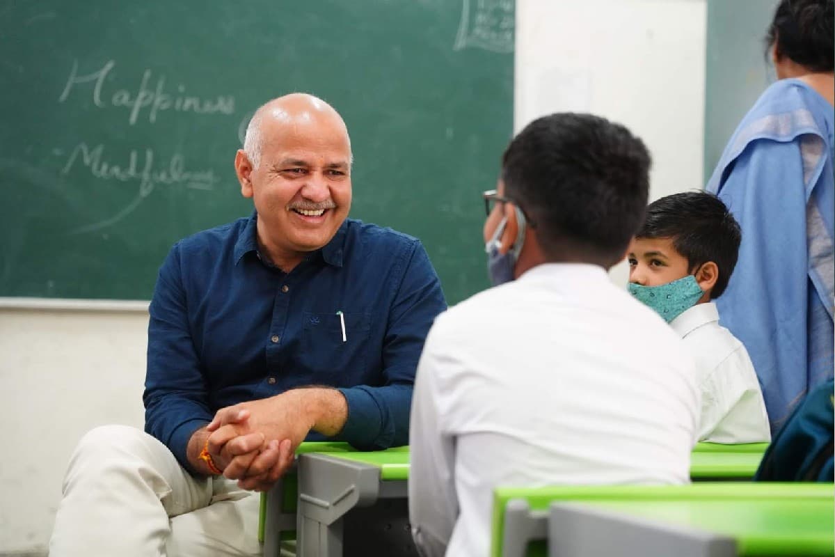 दिल्ली में एक हफ्ते के अंदर तैयार हो जाएगा 500 बेड का एक अस्पताल, डिप्टी सीएम मनीष सिसोदिया बोले- ऑक्सीजन की कमी से नहीं बढ़ा सकते बेड