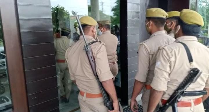 Manish Murder Case: जांच के सिलसिले में गोरखपुर पहुंची SIT, 6 घंटे तक होटल जांच के बाद कही ये बात