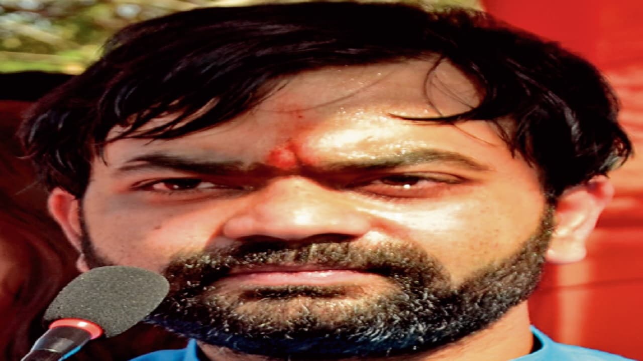 Jharkhand News: धनबाद के पूर्व विधायक सूर्यदेव सिंह के छोटे पुत्र  मनीष ने सिंह मेंशन की बागडोर संभाली