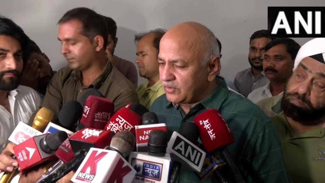 आम आदमी पार्टी ने दिल्ली के विधायकों के वेतन में की 300 फीसदी की वृद्धि, अब मिलेंगे इतने पैसे