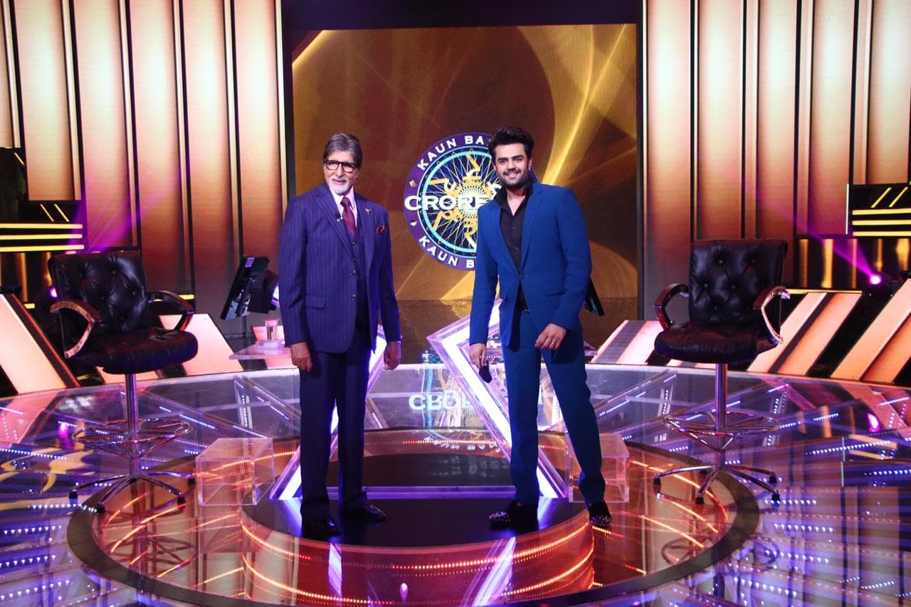 KBC 12 के सेट पर अमिताभ बच्चन से मिलने पहुंचे मनीष पॉल, लेकिन ना गले मिल सके ना पैर छू पाए