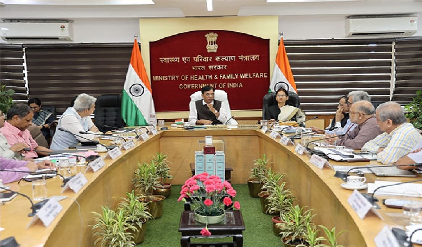 हीटवेव से यूपी, बिहार और ओडिशा में कई लोगों की मौत, स्वास्थ्य मंत्री मनसुख मंडाविया ने की हाई लेवल बैठक