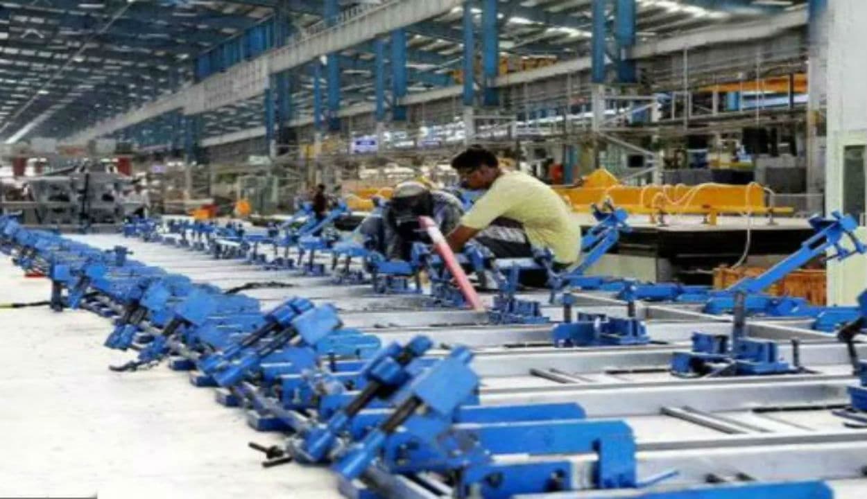 ऑर्डर में लगातार कमी से मई में मैन्यूफैक्चरिंग सेक्टर की एक्टिविटी में भारी गिरावट