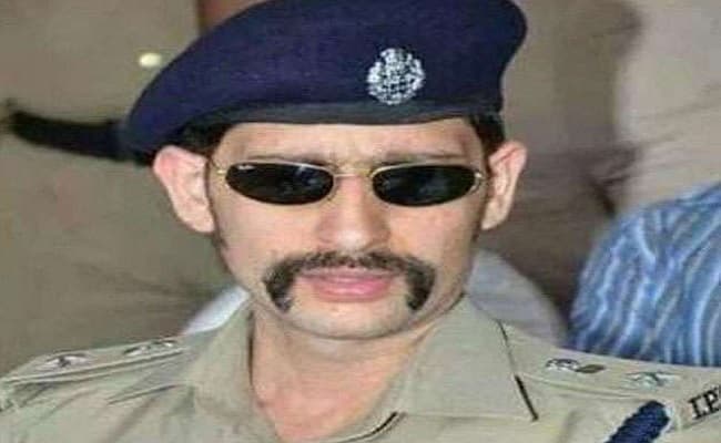 बिहार के इस IPS के नाम से फेसबुक, इंस्टाग्राम पर फर्जी अकाउंट खोल छात्राओं को करते थे ब्लैकमेल और अब…