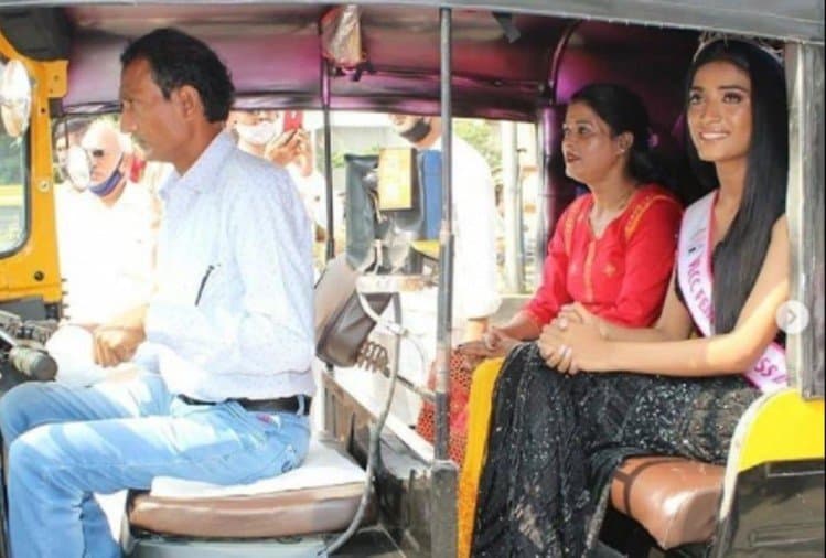 VIDEO: पिता के ऑटो में बैठकर शान से इवेंट में पहुंचीं मिस इंडिया रनर अप मान्या सिंह, मां के छूए पैर तो पिता को पहनाया ताज