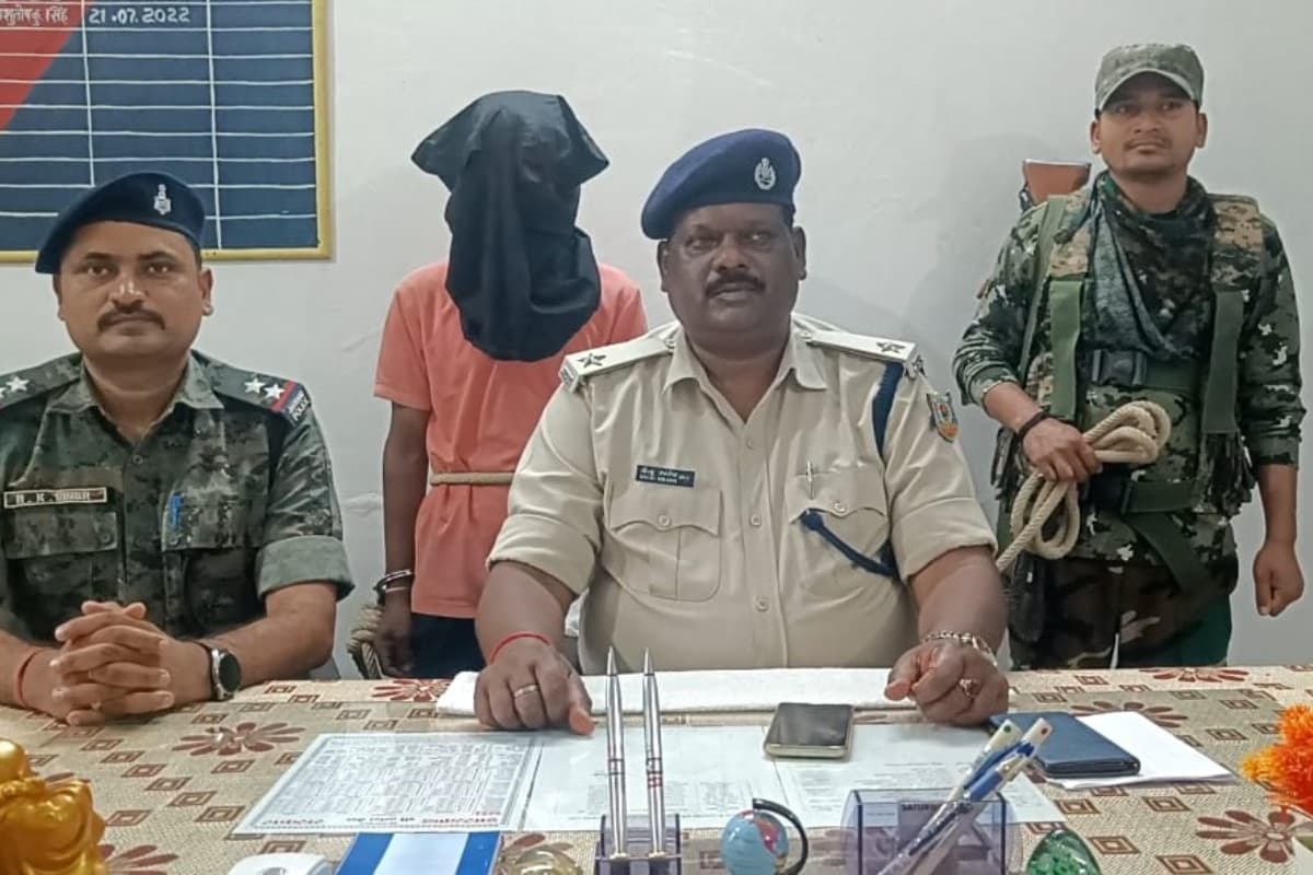 झारखंड: गुमला पुलिस को मिली बड़ी कामयाबी, 16 वर्षों से फरार माओवादी सोमरा उरांव गिरफ्तार